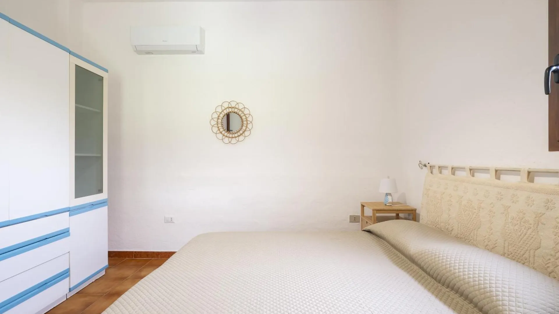 Casa Chiara Con Accesso Diretto Alla Spiaggia Àrbatax 0*,  Itálie
